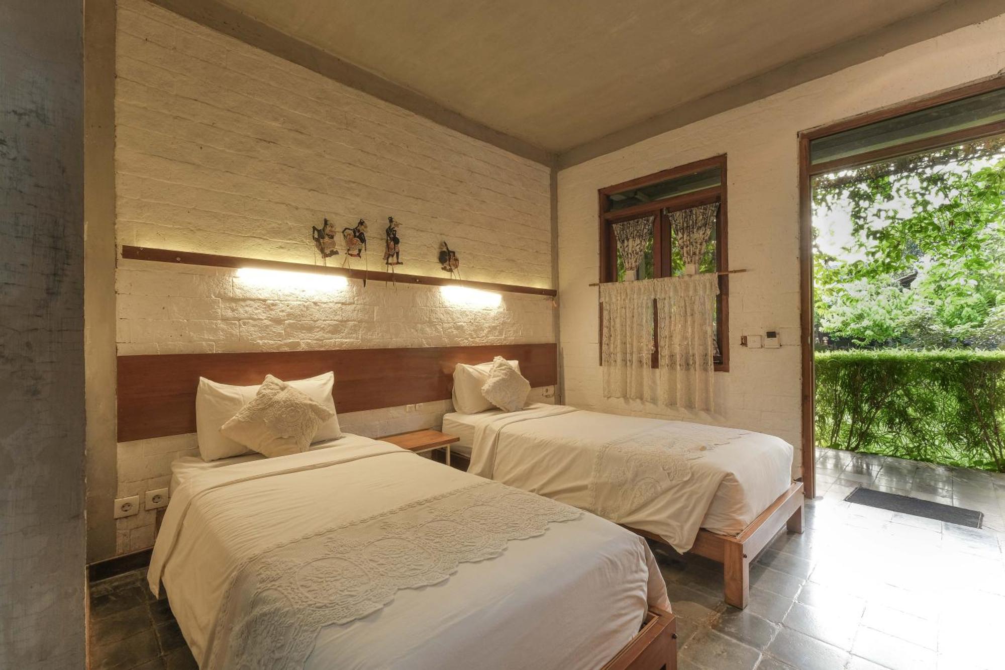 Bed and Breakfast Djajanti House Semarang Exterior foto